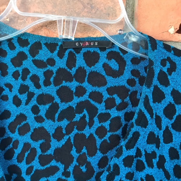 Cyrus Leopard Sheer V-Neck Sweater Top Pullover Belt Buckle Stretch Animal Print - Picture 4 of 12